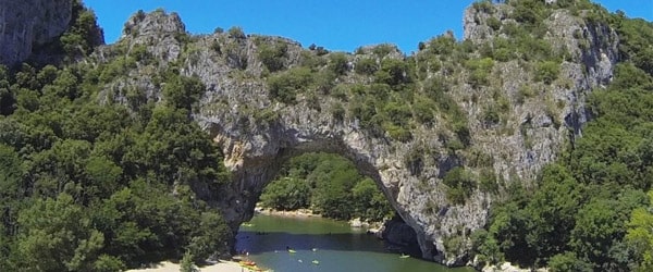 Vacances de printemps Ponts de mai Ardèche Le Rouret en Ardèche Pierre et Vacances