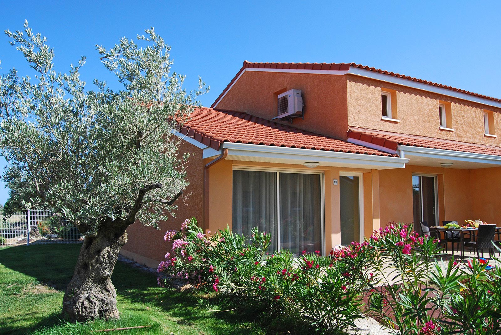 Maisons et villas : jusqu'à -35% en mai, mai, juin, juillet, août & septembre, sur toutes les résidences LAGRANGE avec piscine privée ou commune
