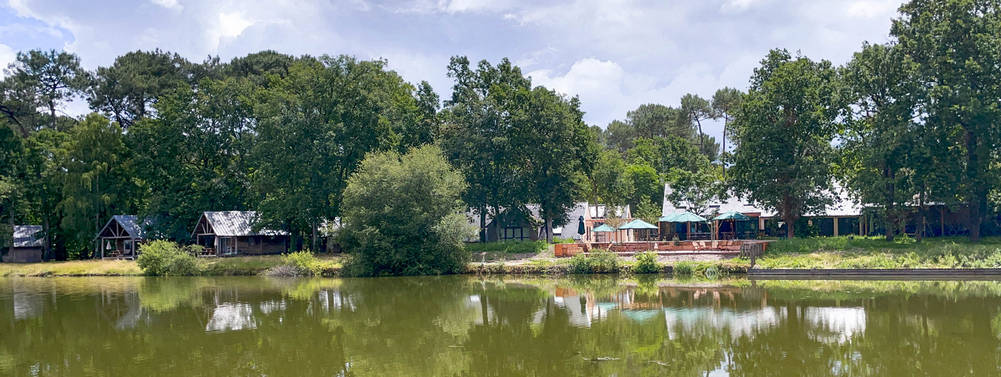 HUTTOPIA LAC DE RILLÉ