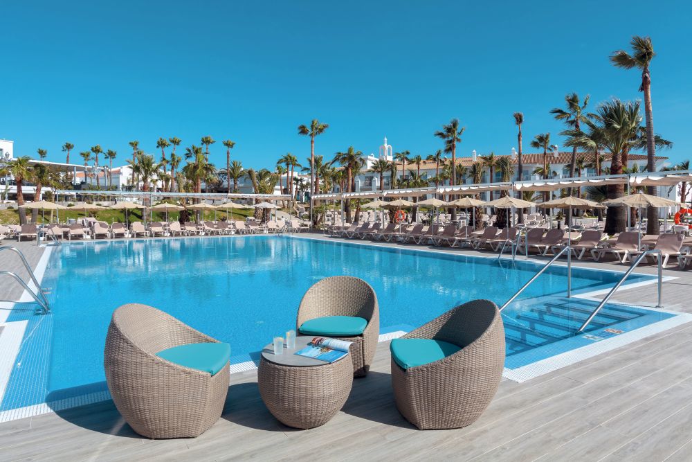 Black Friday Sale : 100 € de réduction EN PLUS sur vos vacances en avion avec TUI Belgique