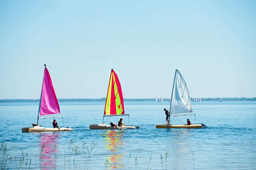 Au Lac de Carcans : 3/5 nuits réservées = 3/5 séances de surf OFFERTES