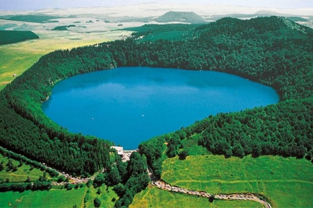 Randonnée dans le parc naturel des volcans d’Auvergne