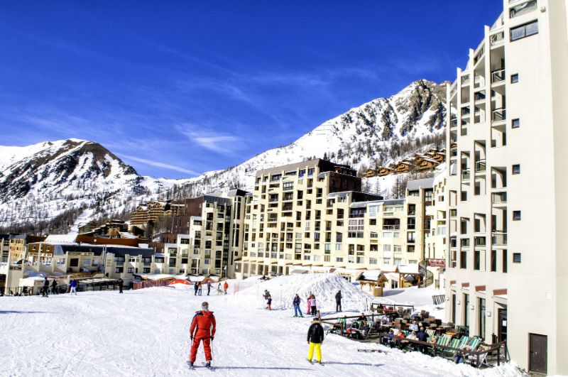 SOWELL Hôtels Le Pas du Loup 3* - logement + repas + matériel + skipass
